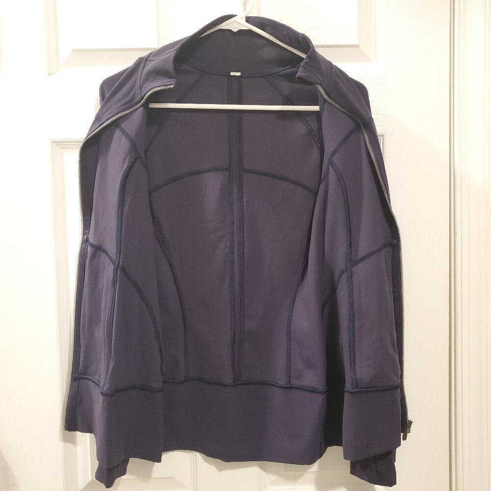 LIKE-NEW Lululemon Contour Jacket Midnight Navy Size 6 - Picture 8 of 8